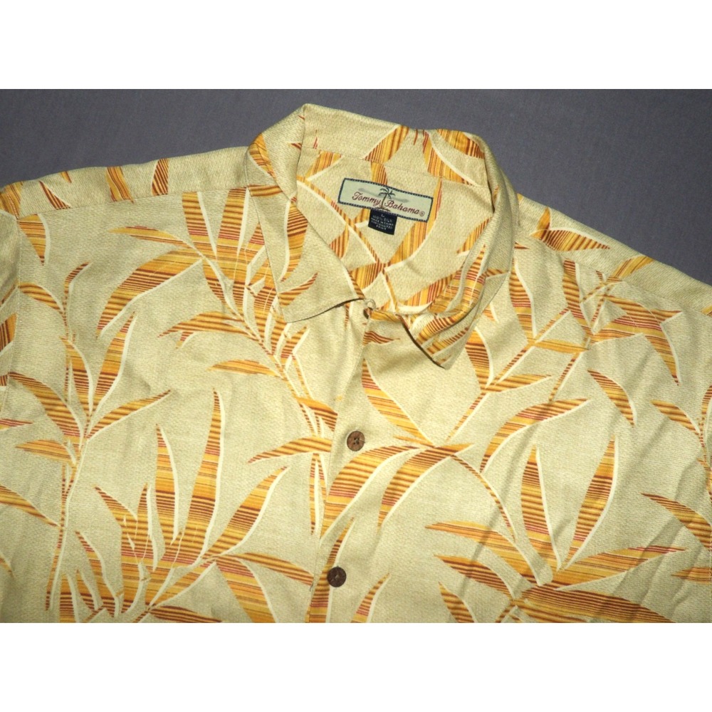 Tommy Bahama 100% Silk Short Sleeved Button Up Floral Hawaiian Shirt Men's Large